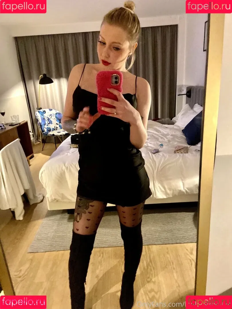 loumonrow Onlyfans Photo Gallery 