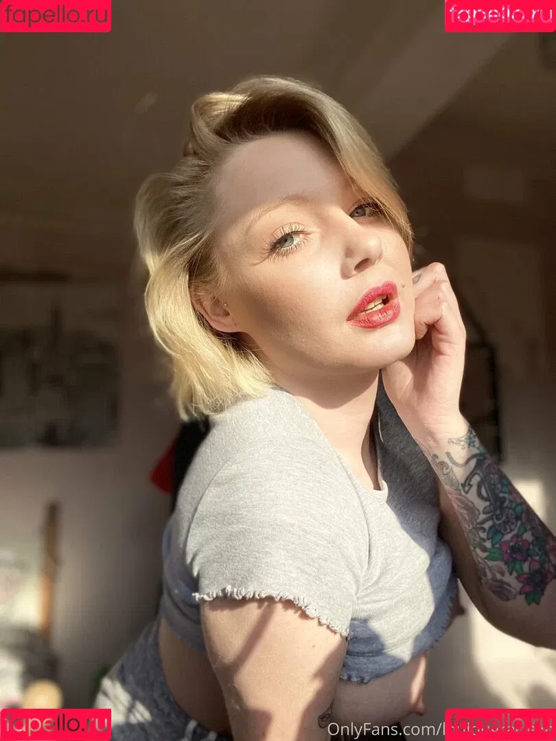 loumonrow Onlyfans Photo Gallery 