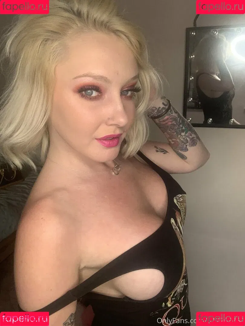 loumonrow Onlyfans Photo Gallery 