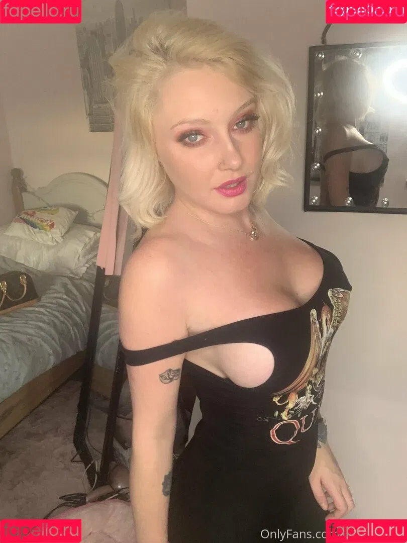 loumonrow Onlyfans Photo Gallery 