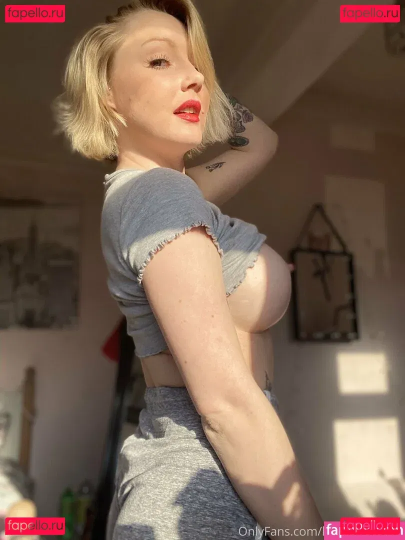 loumonrow Onlyfans Photo Gallery 