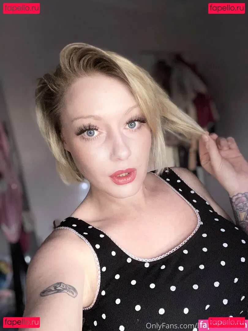 loumonrow Onlyfans Photo Gallery 