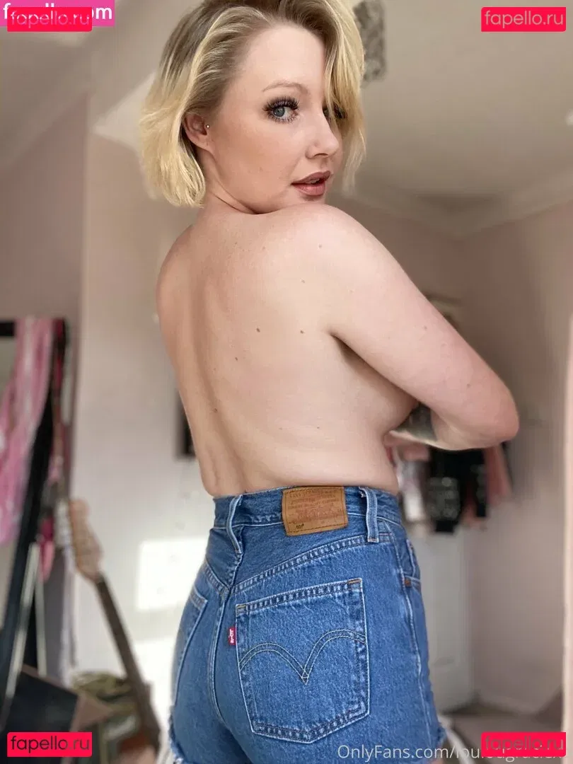 loumonrow Onlyfans Photo Gallery 