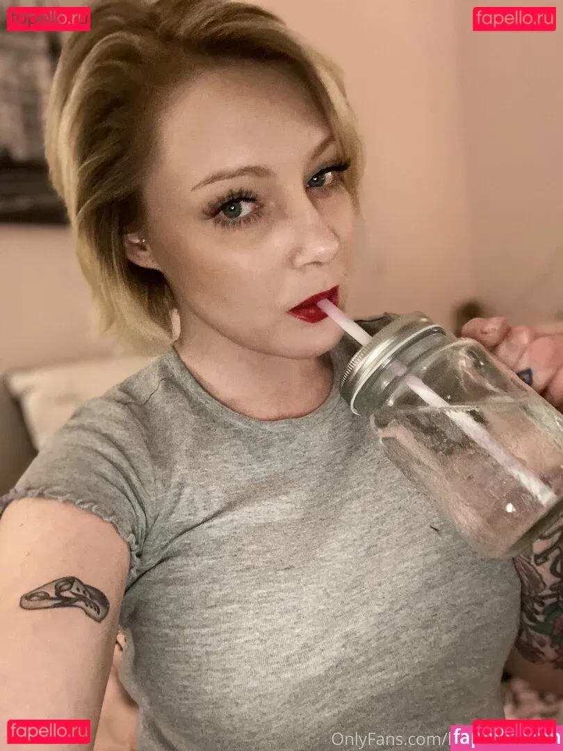 loumonrow Onlyfans Photo Gallery 