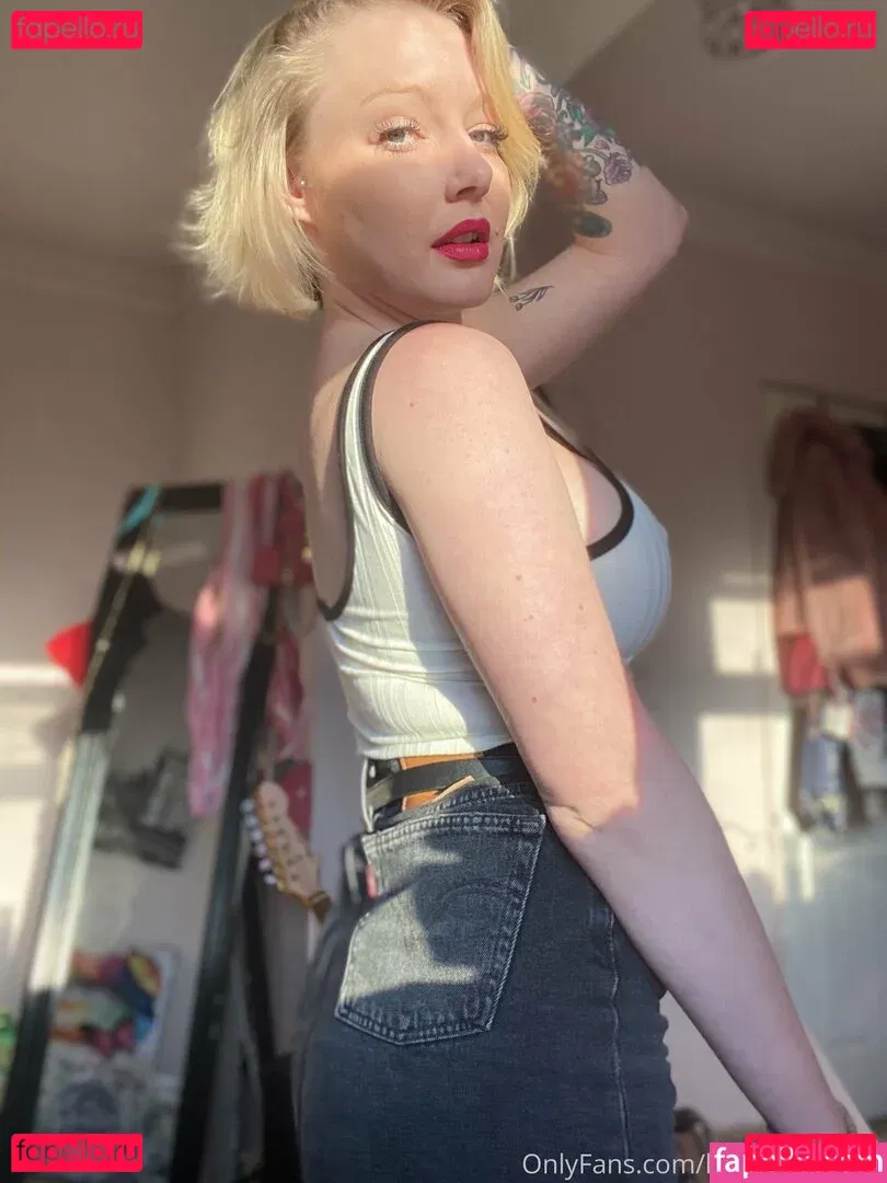 loumonrow Onlyfans Photo Gallery 