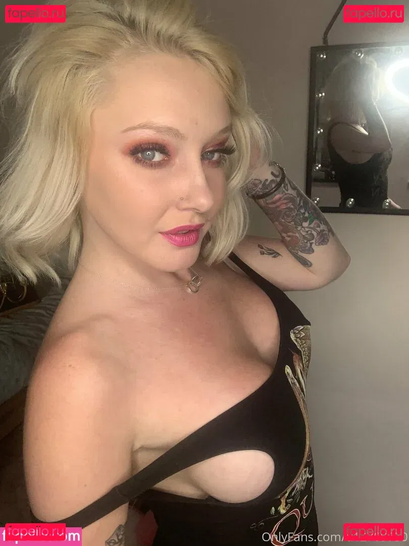 loumonrow Onlyfans Photo Gallery 