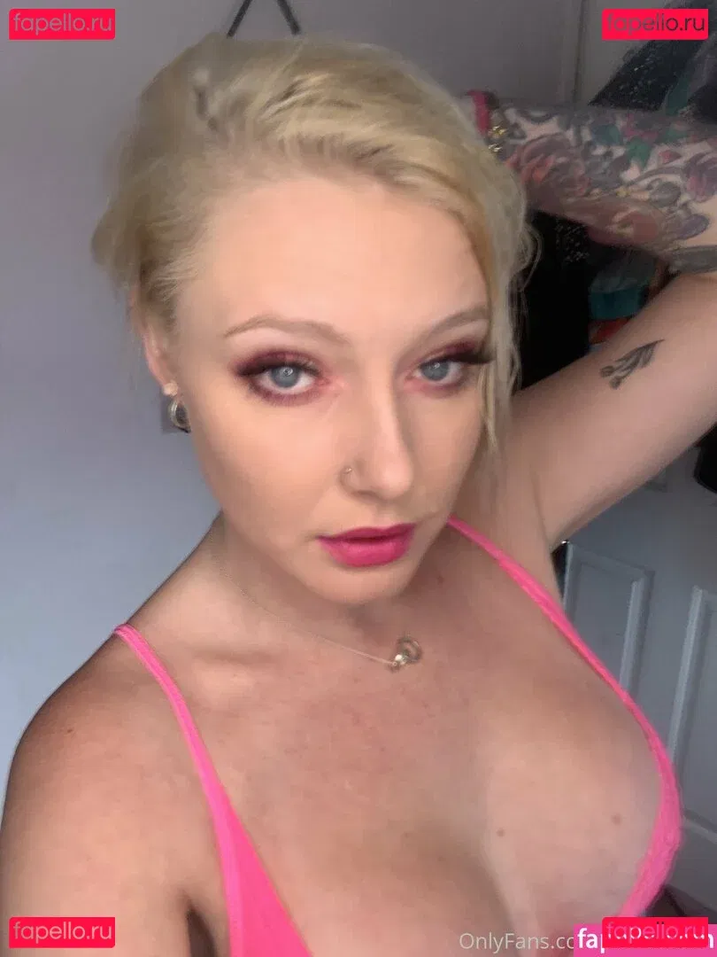 loumonrow Onlyfans Photo Gallery 