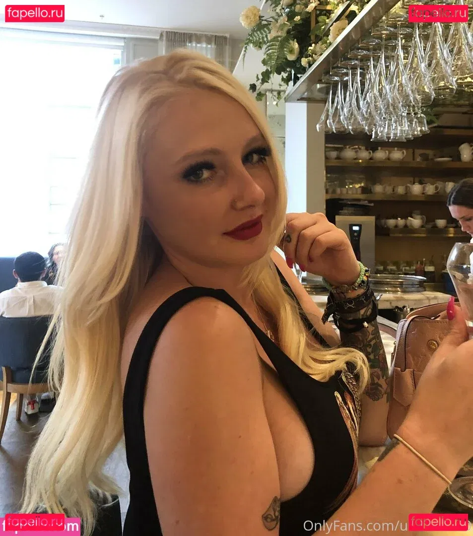 loumonrow Onlyfans Photo Gallery 