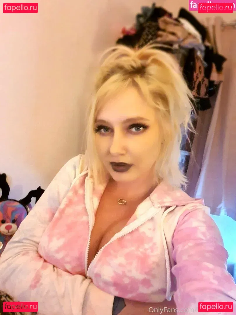 loumonrow Onlyfans Photo Gallery 