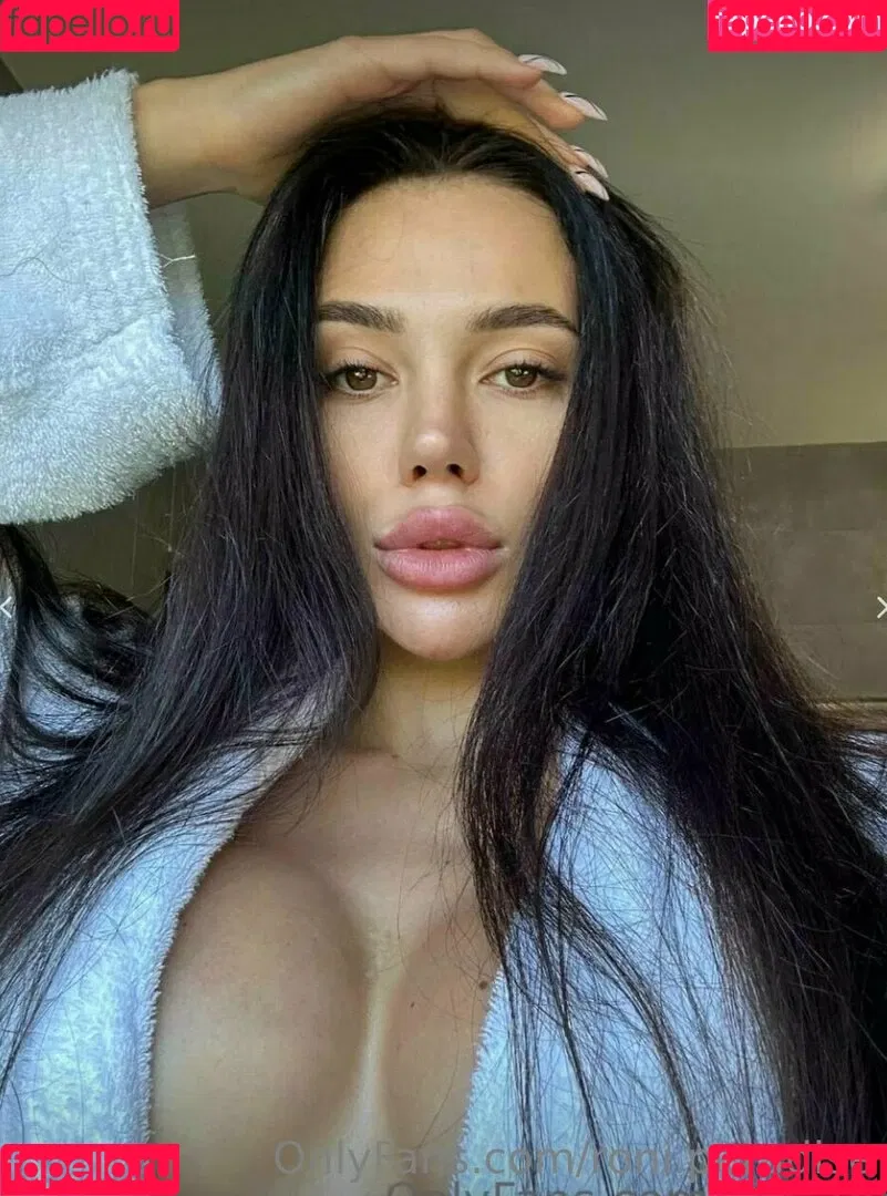 roni.paradise Onlyfans Photo Gallery 