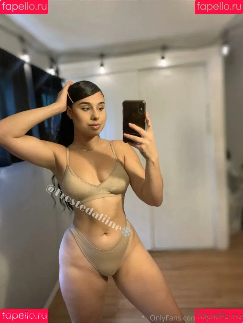 frostedaliine Onlyfans Photo Gallery 