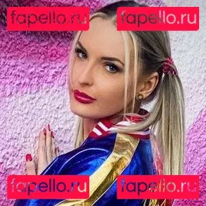 June summers Onlyfans Photo Gallery 