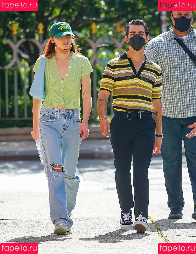 Sophie Turner Onlyfans Photo Gallery 