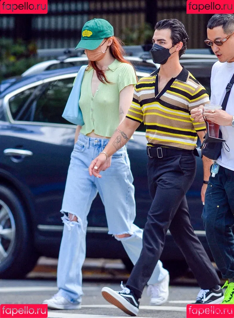 Sophie Turner Onlyfans Photo Gallery 
