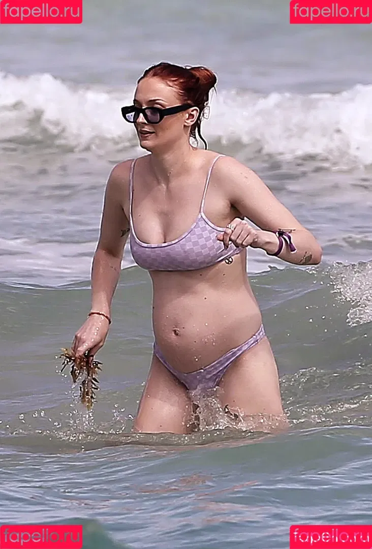 Sophie Turner Onlyfans Photo Gallery 