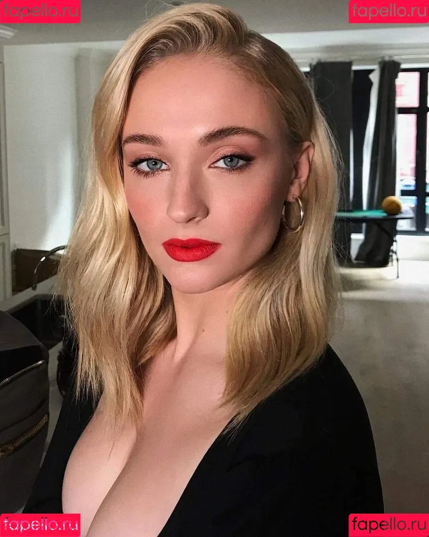Sophie Turner Onlyfans Photo Gallery 