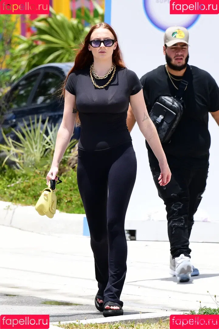 Sophie Turner Onlyfans Photo Gallery 