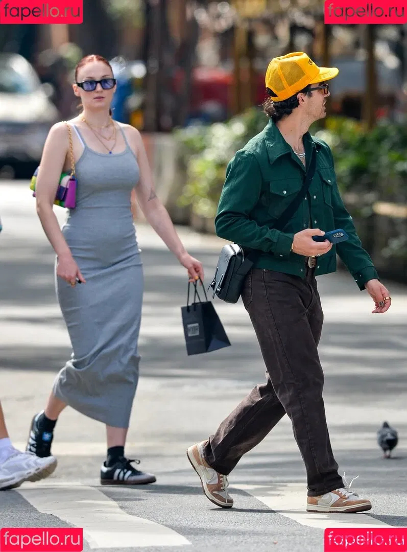 Sophie Turner Onlyfans Photo Gallery 