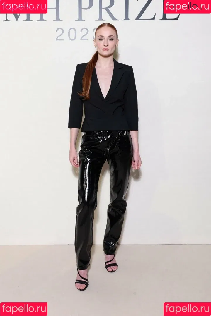 Sophie Turner Onlyfans Photo Gallery 