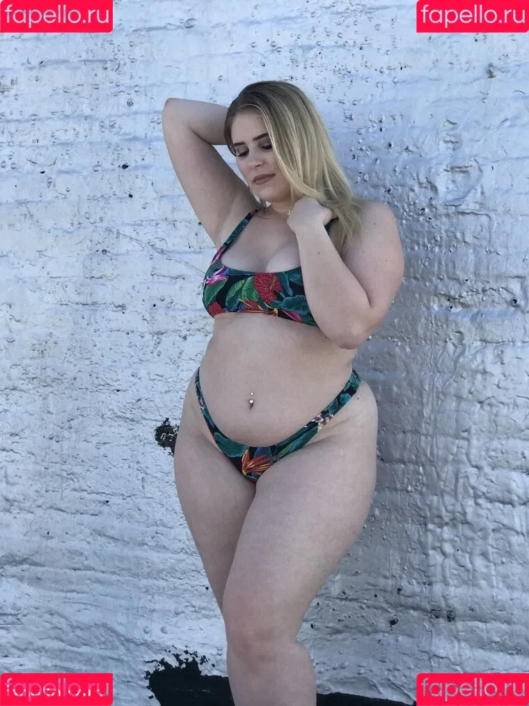 Sophie Turner Onlyfans Photo Gallery 