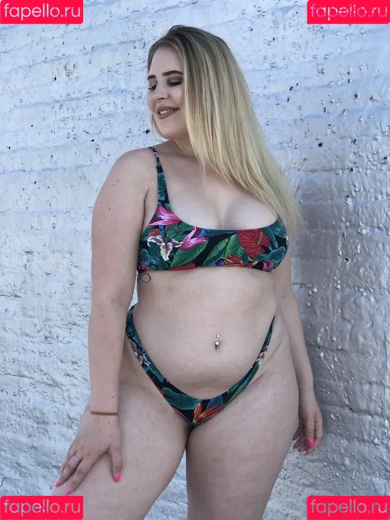Sophie Turner Onlyfans Photo Gallery 