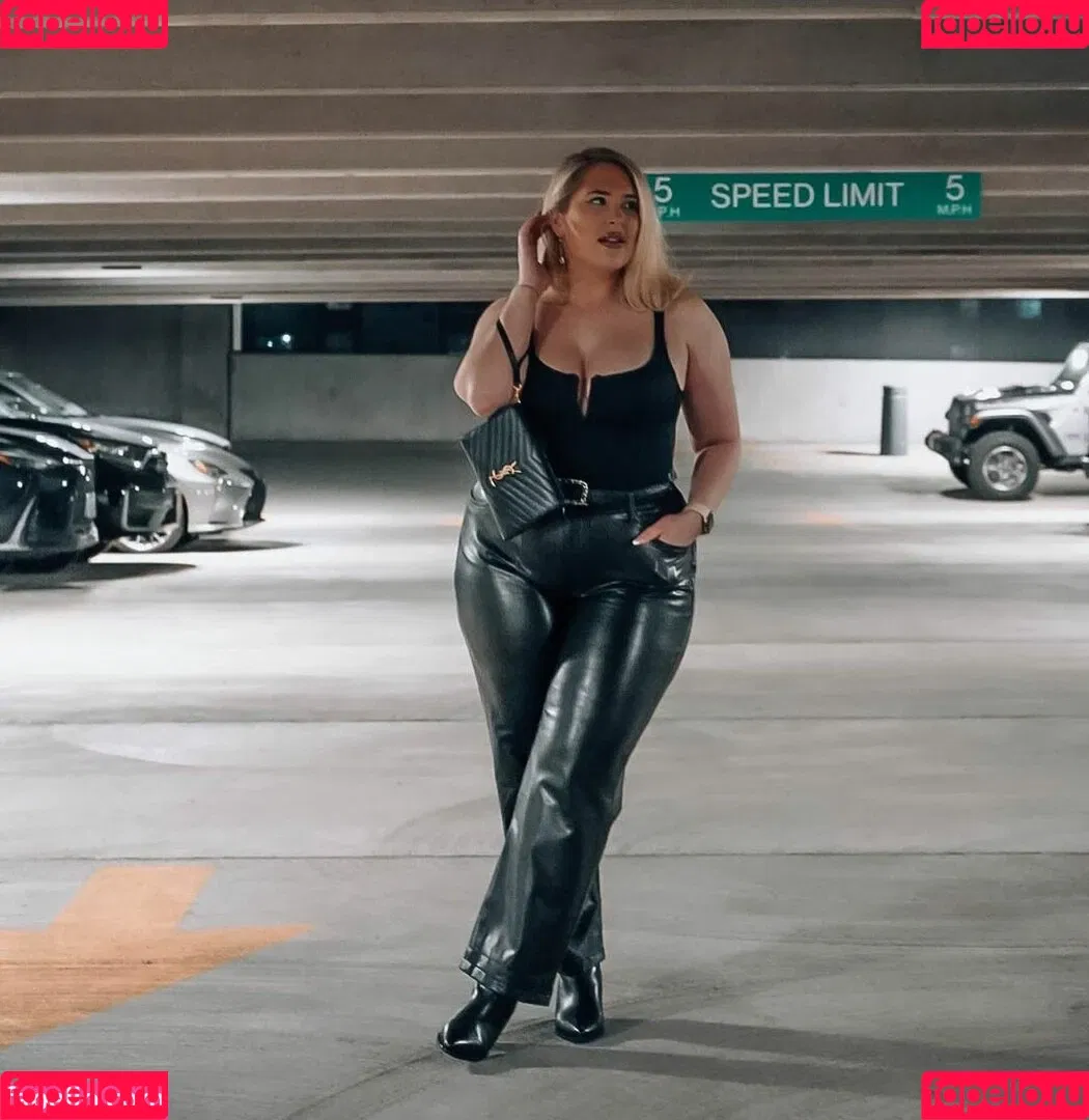Sophie Turner Onlyfans Photo Gallery 