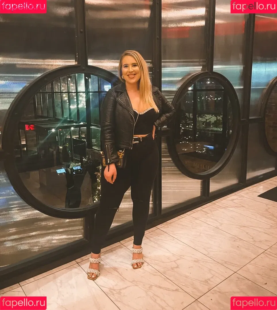 Sophie Turner Onlyfans Photo Gallery 