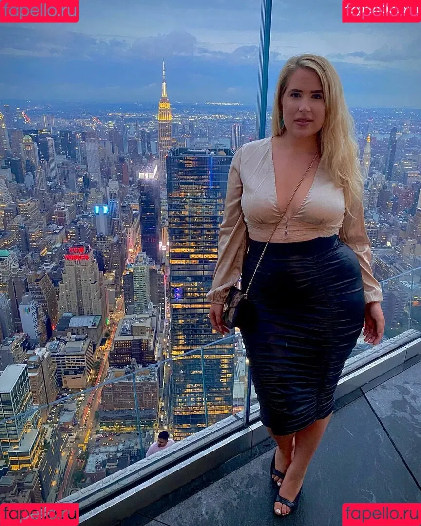 Sophie Turner Onlyfans Photo Gallery 