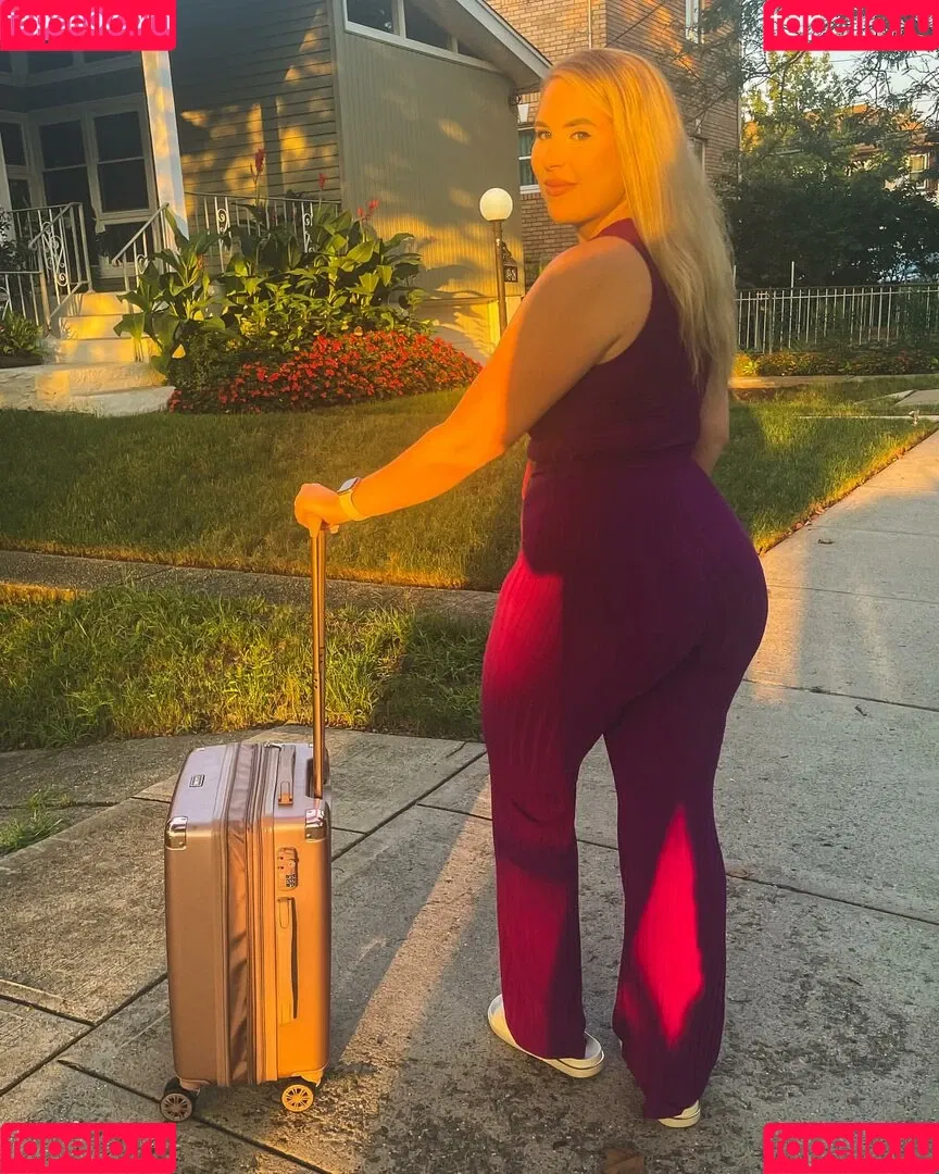 Sophie Turner Onlyfans Photo Gallery 