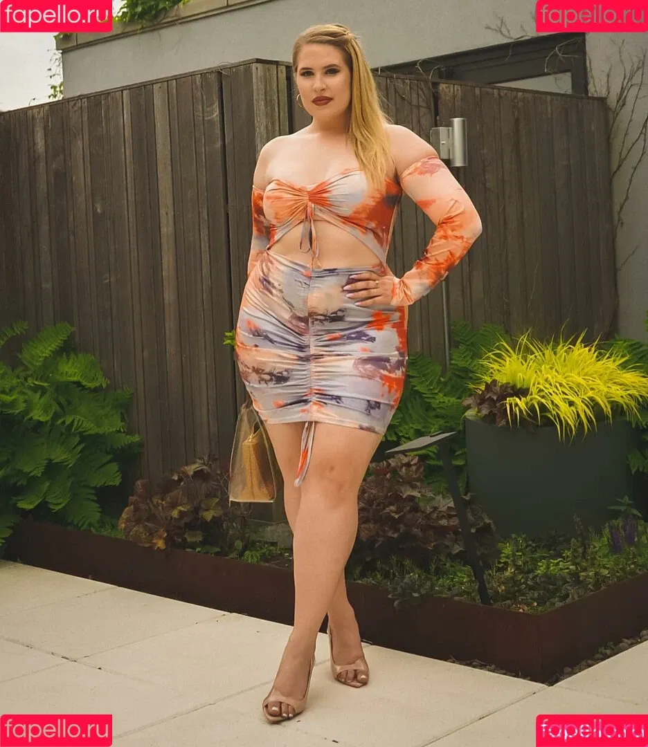 Sophie Turner Onlyfans Photo Gallery 