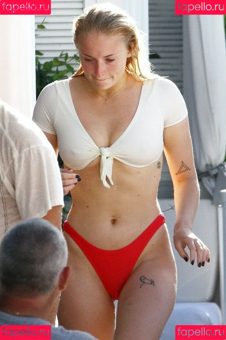 Sophie Turner Onlyfans Photo Gallery 