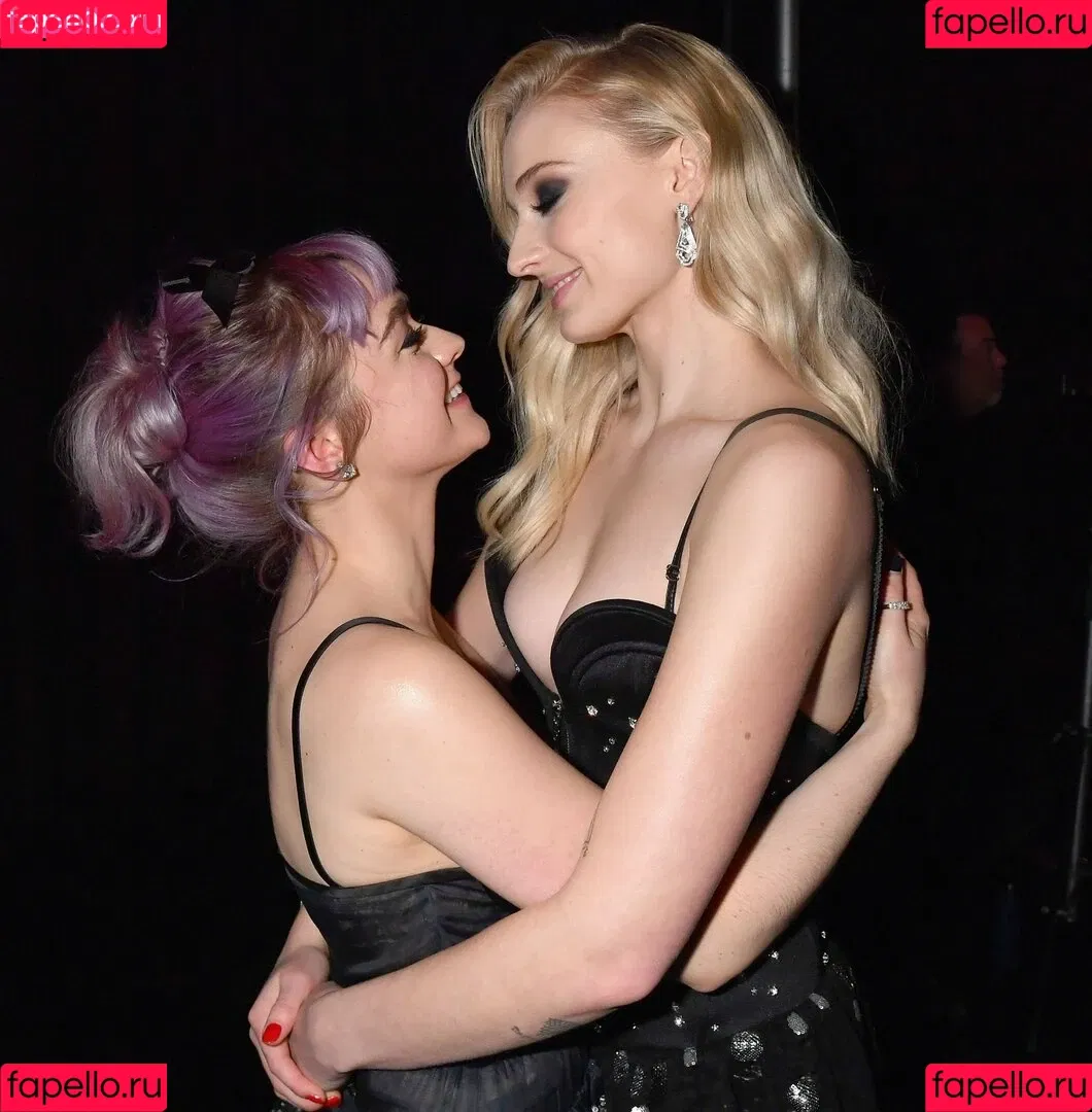 Sophie Turner Onlyfans Photo Gallery 