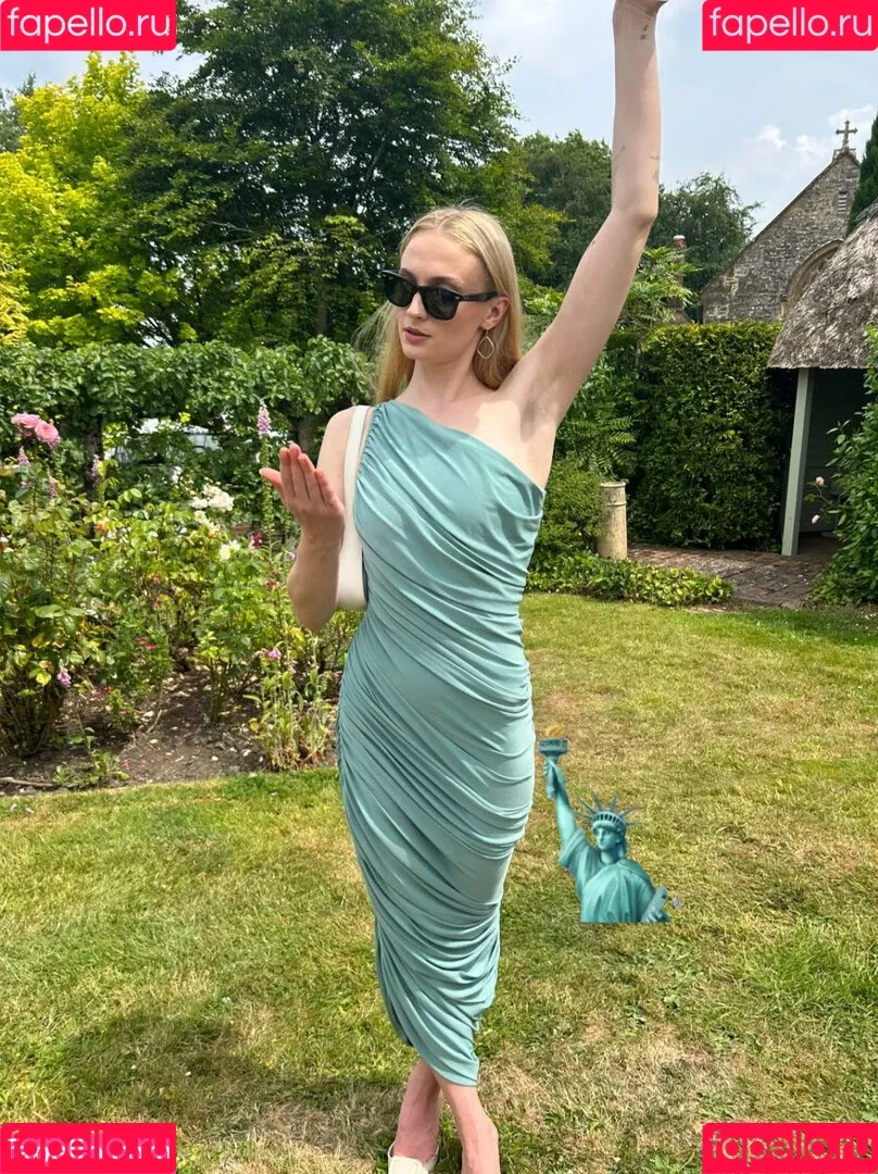 Sophie Turner Onlyfans Photo Gallery 