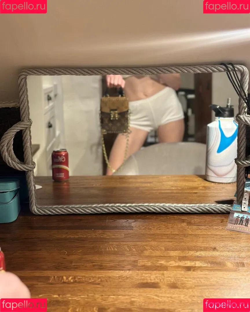 Sophie Turner Onlyfans Photo Gallery 