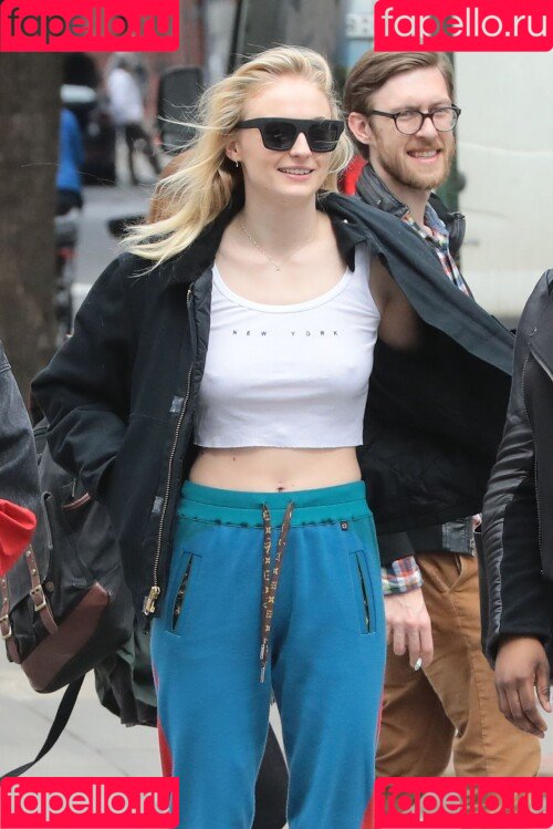 Sophie Turner Onlyfans Photo Gallery 