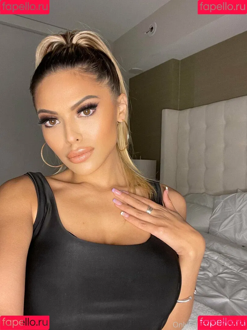 Kaitlen Onlyfans Photo Gallery 