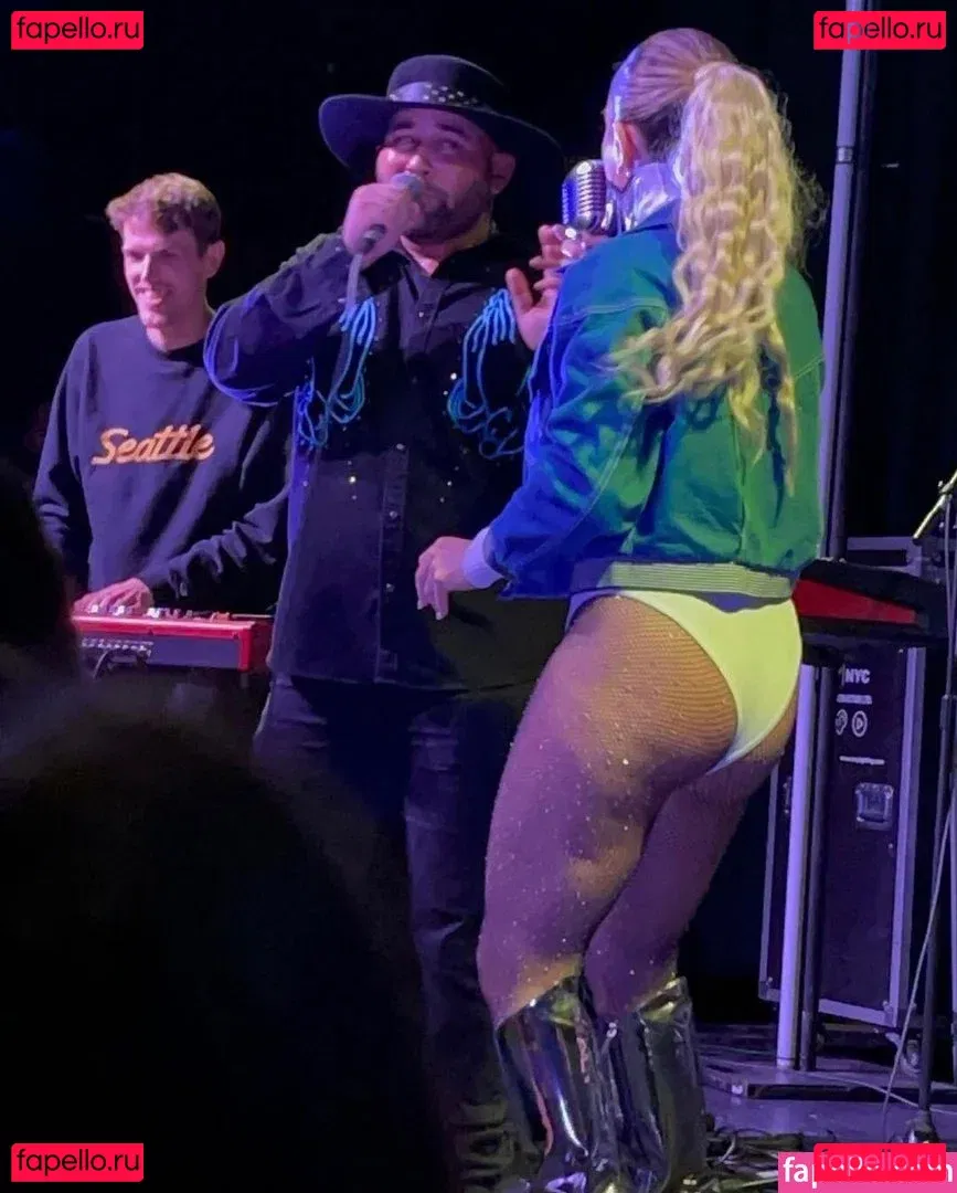 Jojo Levesque Onlyfans Photo Gallery 