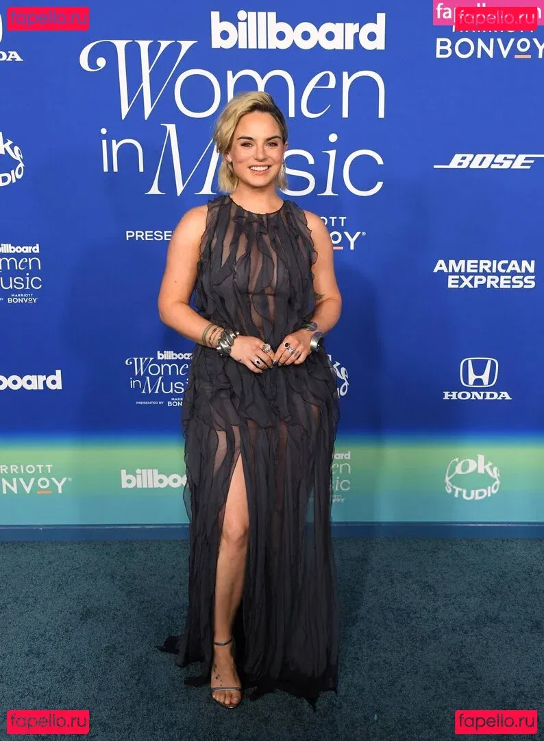 Jojo Levesque Onlyfans Photo Gallery 