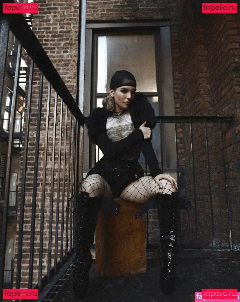 Jojo Levesque Onlyfans Photo Gallery 