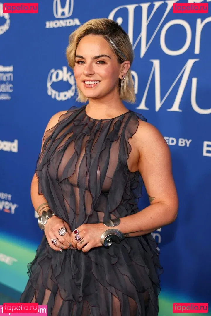 Jojo Levesque Onlyfans Photo Gallery 