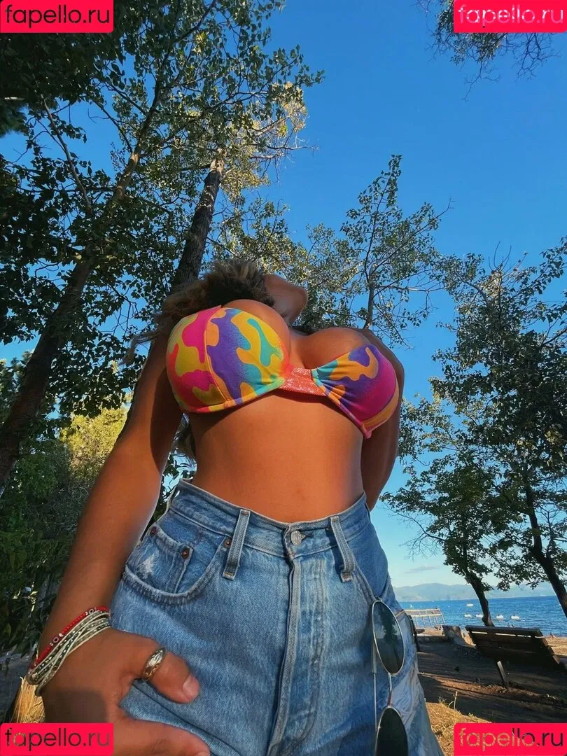 Nilaiyah Rey Onlyfans Photo Gallery 