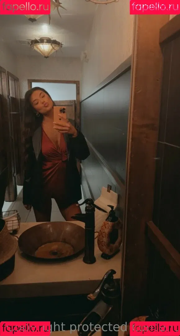 Kaitlyn Nguyen Onlyfans Photo Gallery 