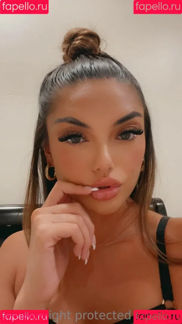 Kaitlyn Nguyen Onlyfans Photo Gallery 