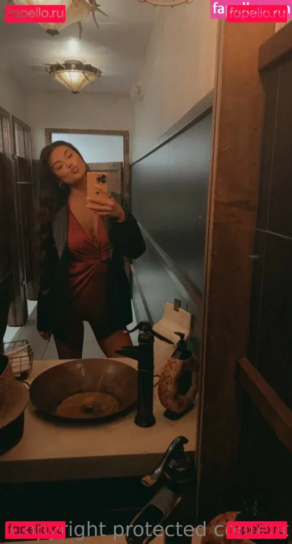 Kaitlyn Nguyen Onlyfans Photo Gallery 