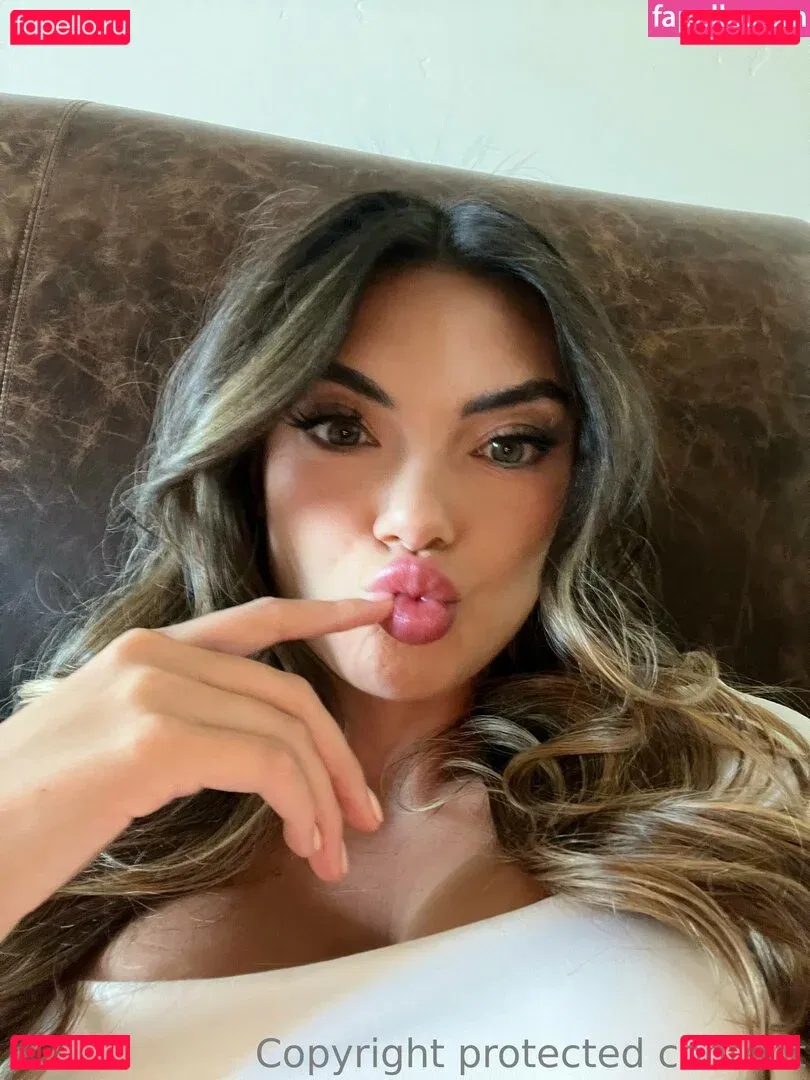 Kaitlyn Nguyen Onlyfans Photo Gallery 