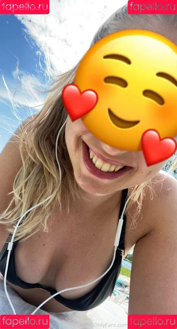 norwegianhotwifey Onlyfans Photo Gallery 