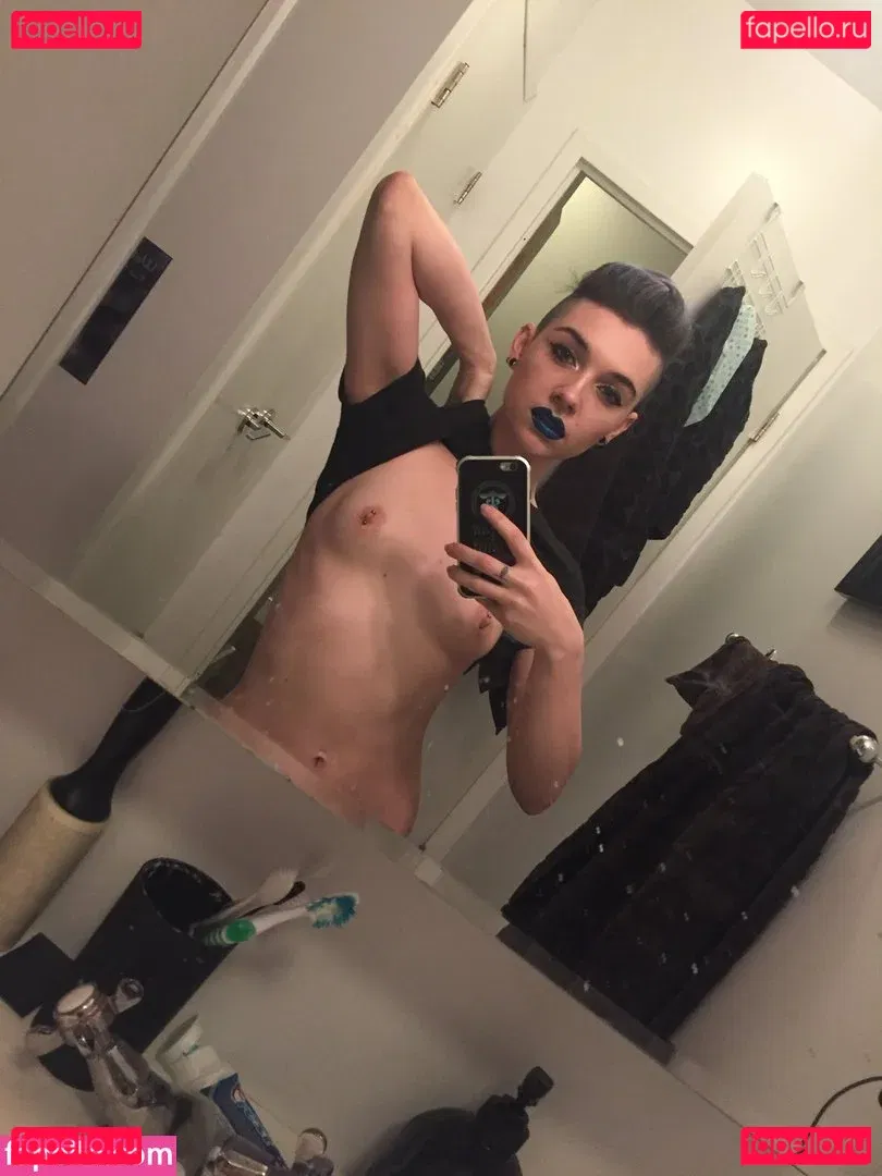 Poisonne Onlyfans Photo Gallery 