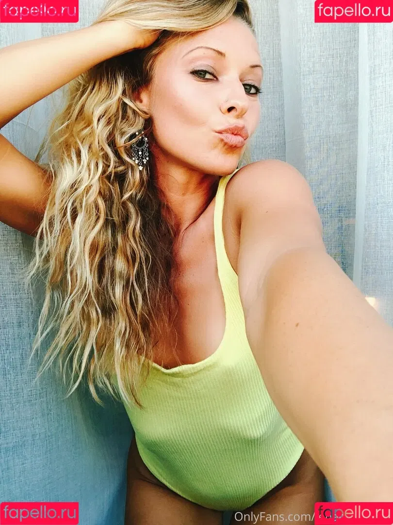 lenanicole.xxx Onlyfans Photo Gallery 
