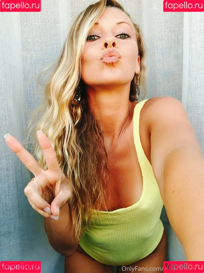 lenanicole.xxx Onlyfans Photo Gallery 