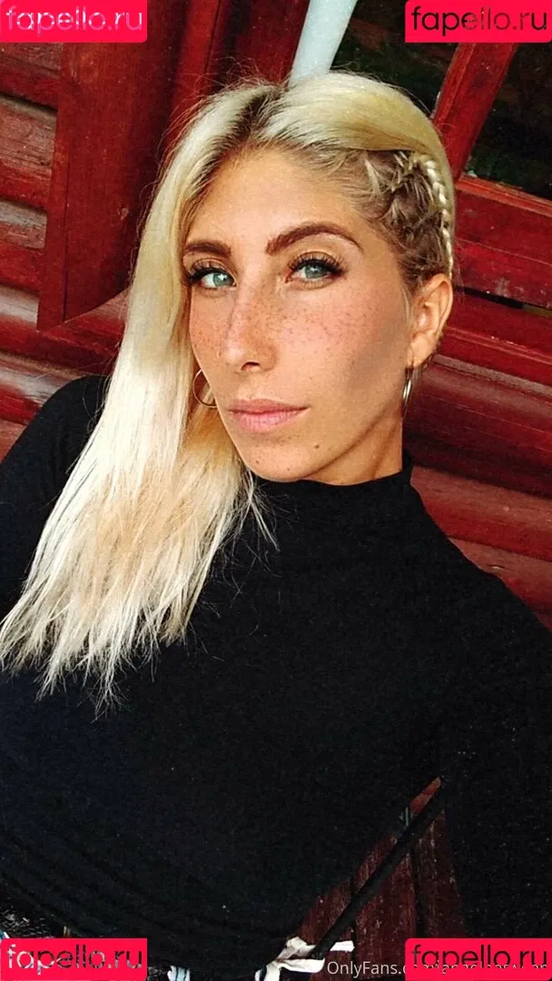 angelbetween Onlyfans Photo Gallery 